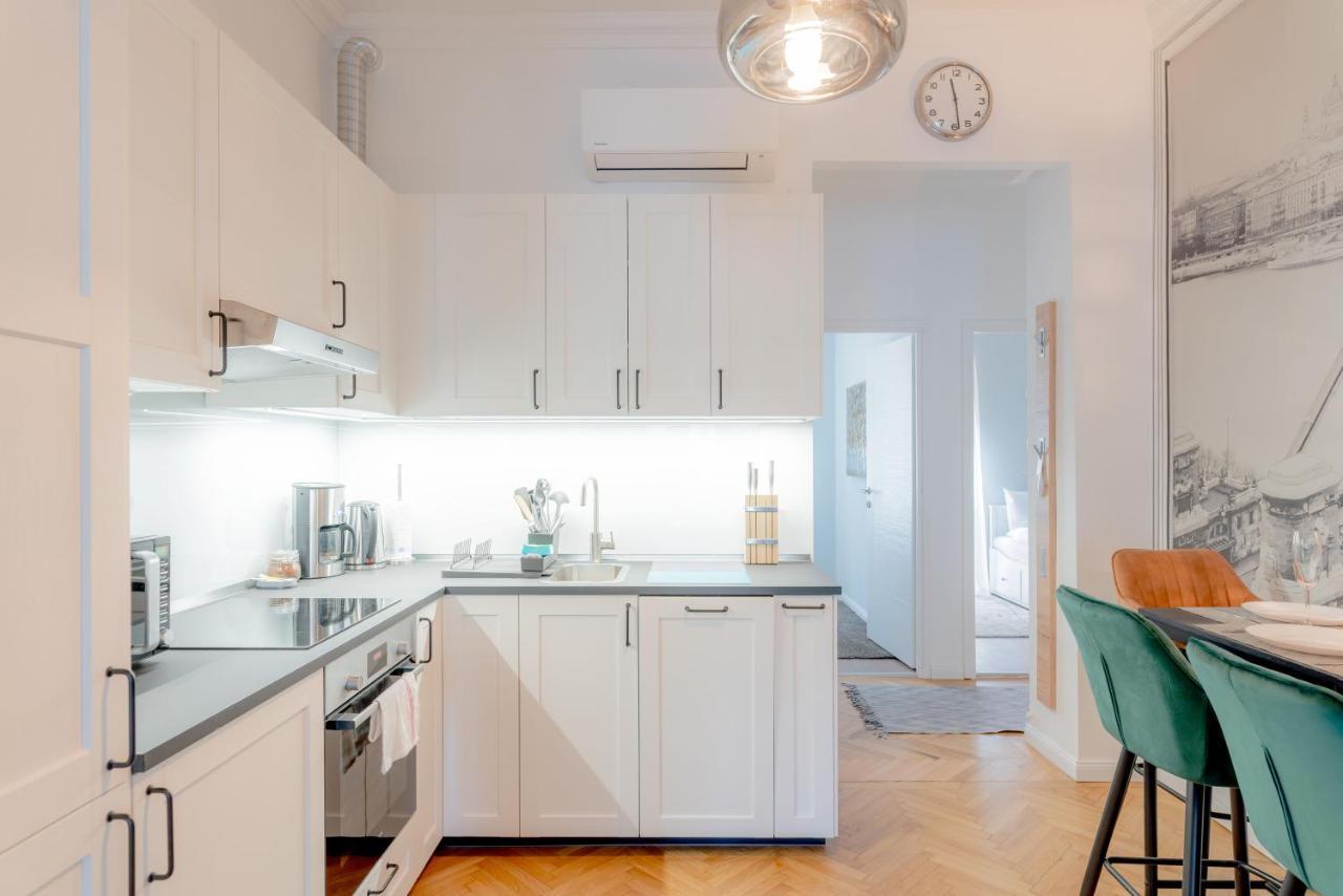 Szip 2 - New In Downtown Apartment Budapest Luaran gambar
