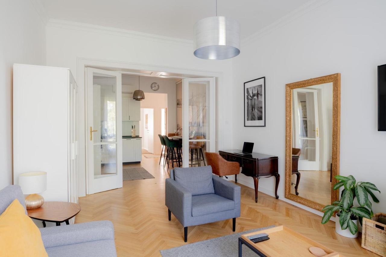 Szip 2 - New In Downtown Apartment Budapest Luaran gambar