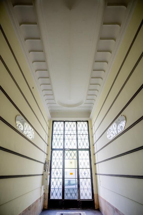 Szip 2 - New In Downtown Apartment Budapest Luaran gambar